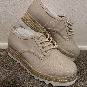 Torrid Lace-Up Oxford SZ 11